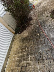 Nettoyage allée - entretien extérieur - Cadillac en Fronsadais