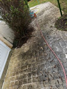 Nettoyage allée - entretien extérieur - Cadillac en Fronsadais